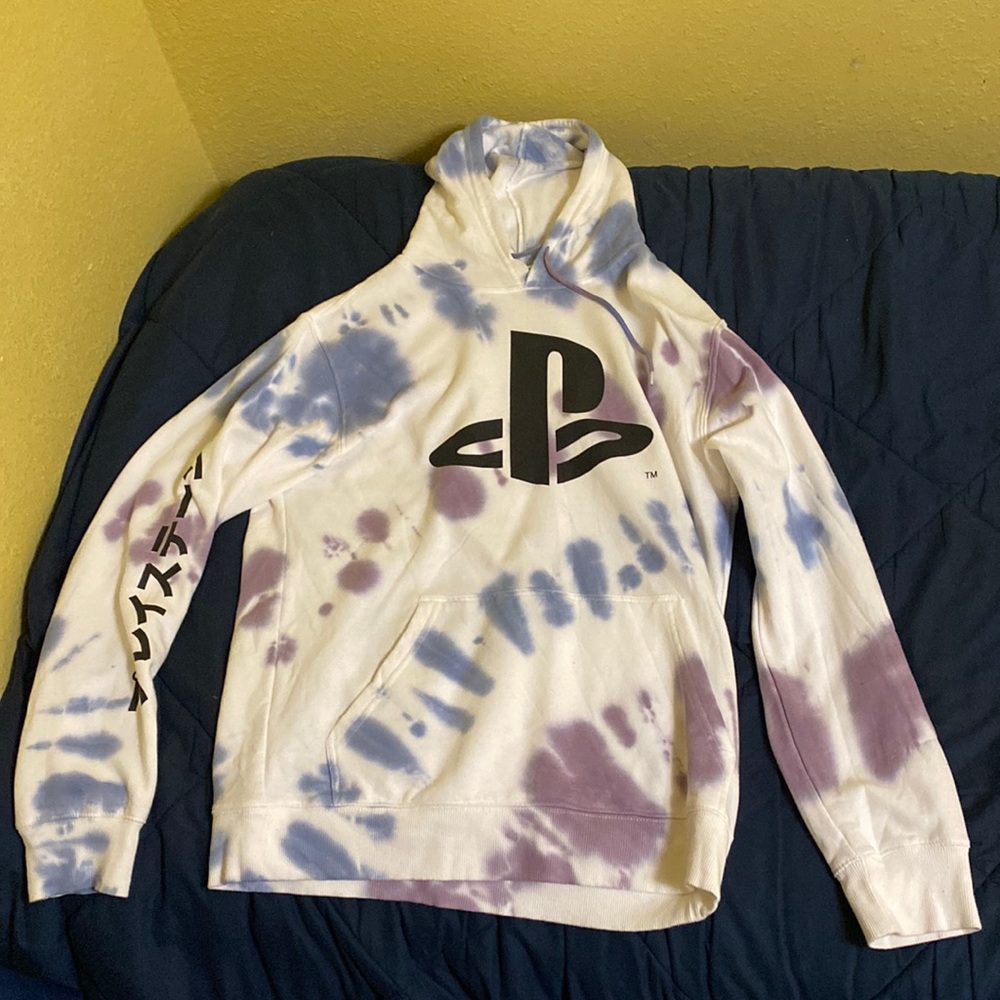 playstation hoodie (medium)